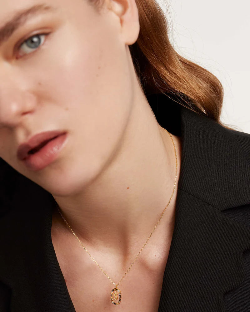 Collana con lettera S