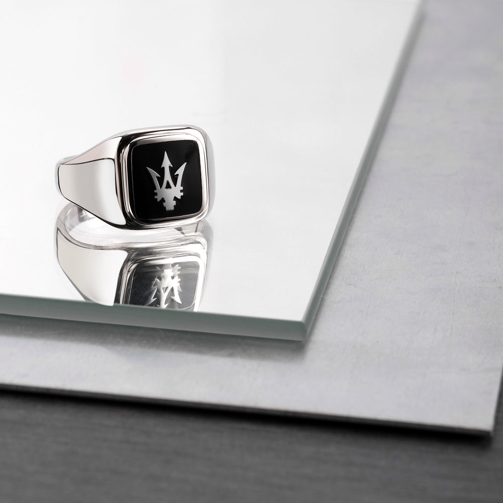 
                  
                    ANELLO UOMO MASERATI ICONIC JM222AVD07019
                  
                