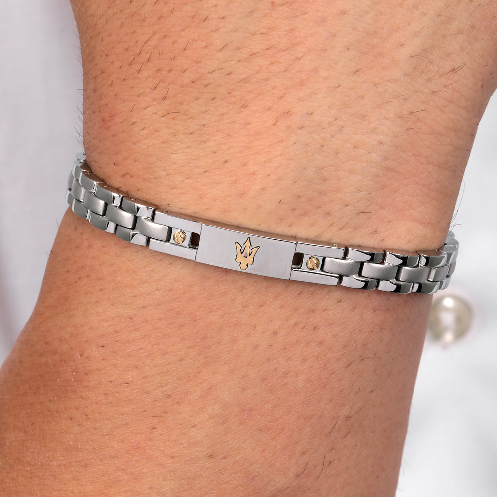 
                  
                    BRACCIALE UOMO MASERATI ICONIC JM420ATH05
                  
                