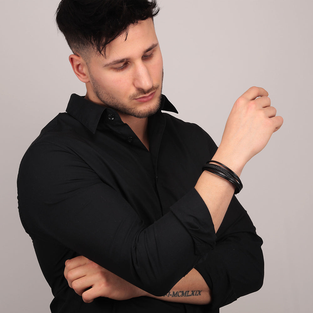 
                  
                    BRACCIALE UOMO SECTOR BANDY SZV78
                  
                