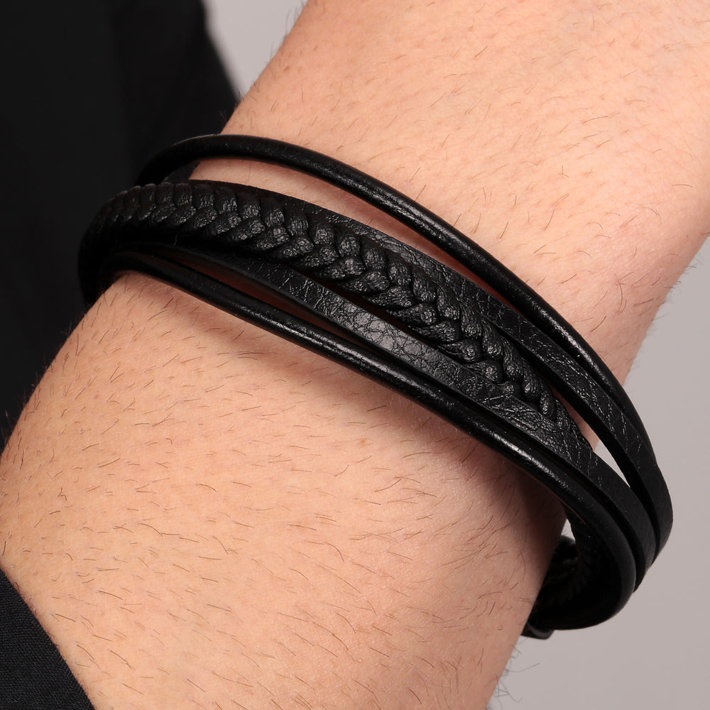 
                  
                    BRACCIALE UOMO SECTOR BANDY SZV78
                  
                