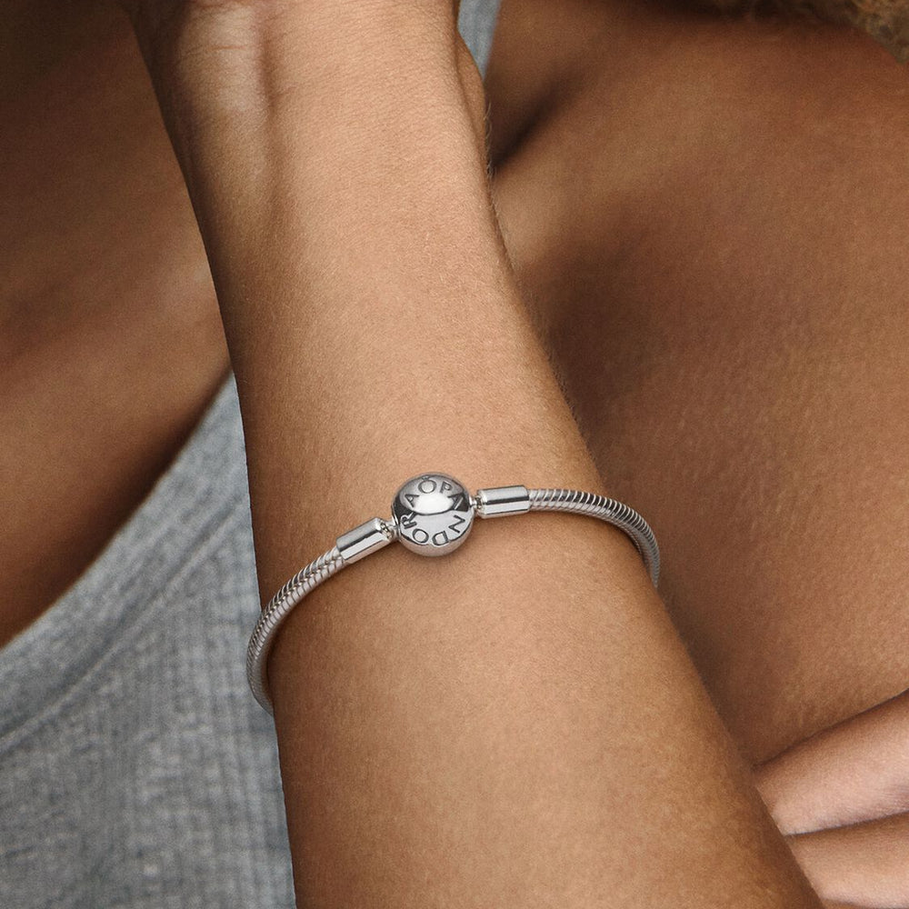 
                  
                    Bracciale Pandora Moments con maglia snake 590728
                  
                