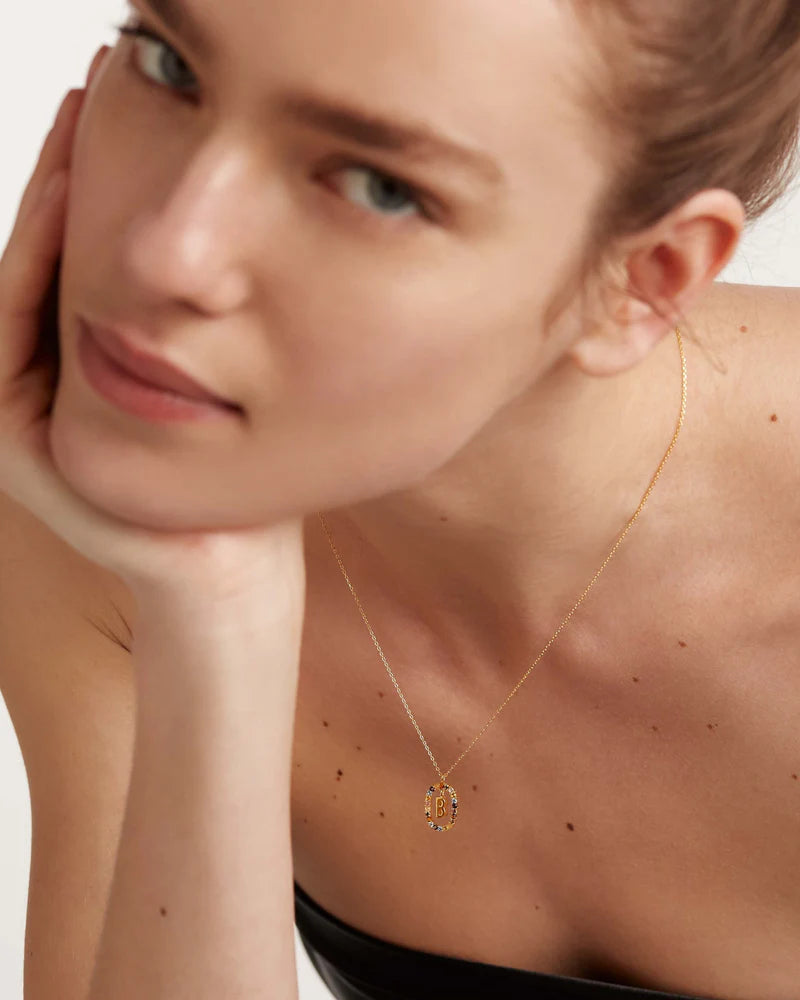 
                  
                    Collana con lettera B
                  
                