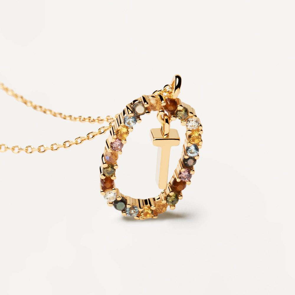 
                  
                    Collana con lettera T
                  
                