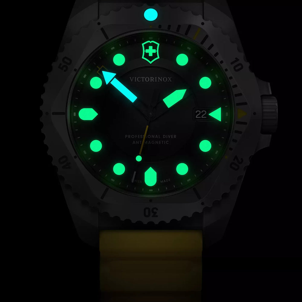 
                  
                    Orologio Victorinox Dive Pro Quartz - 241992-VICTORINOX-Eldorado Jewels
                  
                