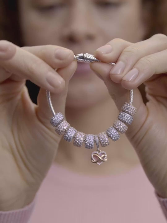 
                  
                    Video in der Galerie ansehen und abspielen, Pandora Bracciale Moments Chiusura Magnetica Super Facile 590122C00
                  
                